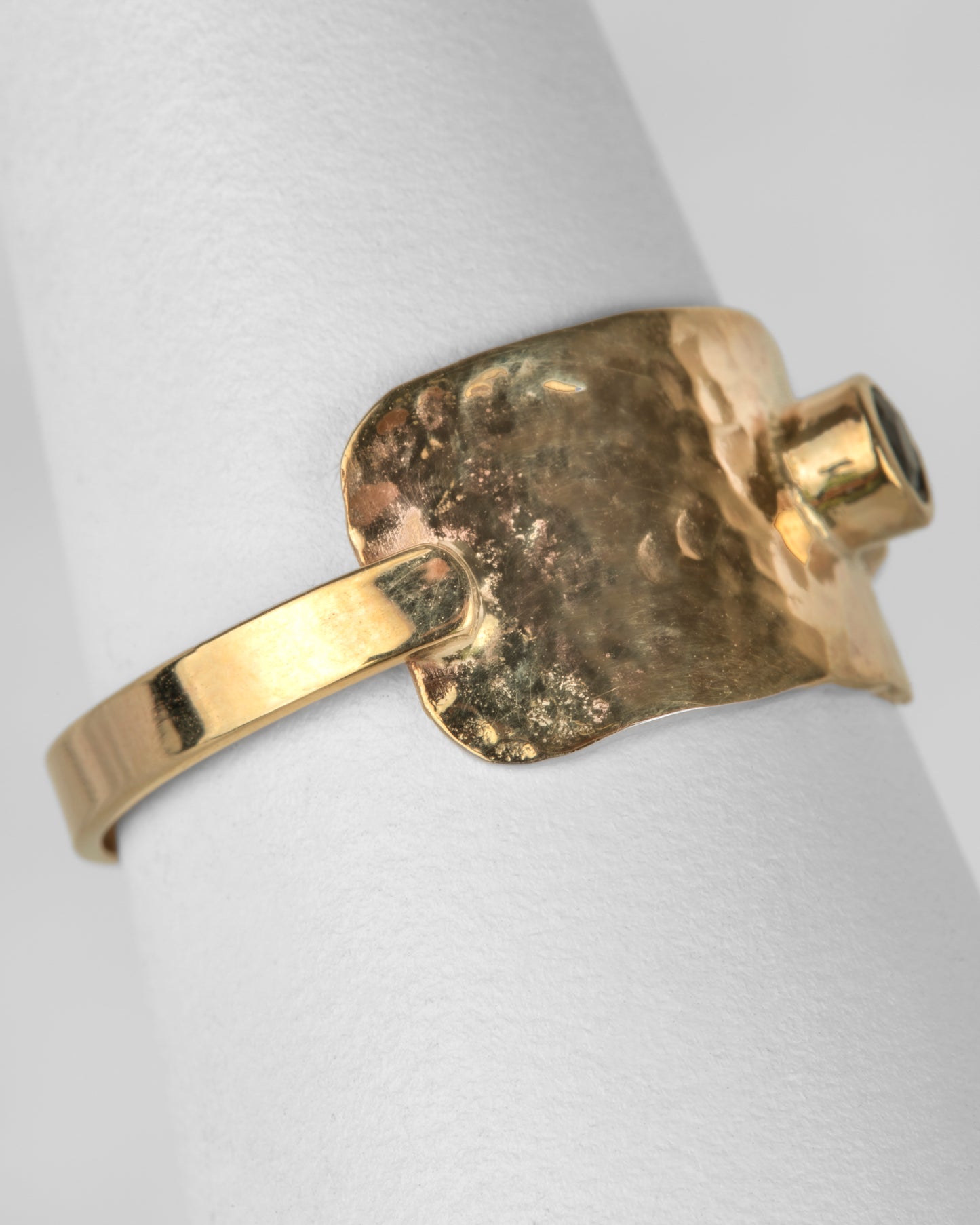 Sapphire Tube Set Hammered Band in 10K Yellow Gold as Size 7 1/2