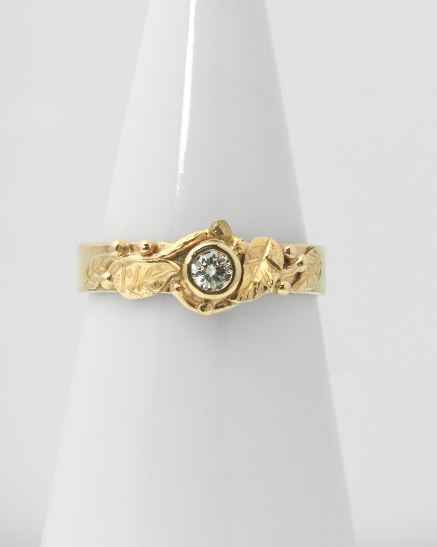 Diamond Leafy Granulated Band in 10K Yellow Gold as Size 7